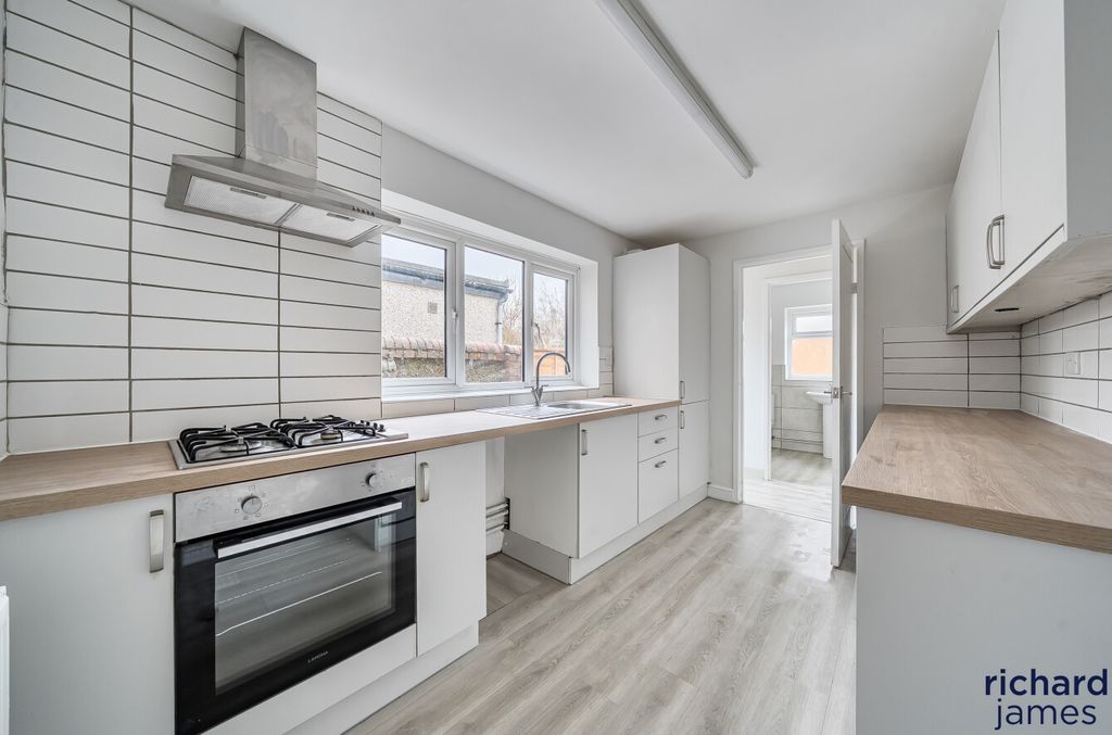 Property photo 3 of 12 E50530312E61477Ca6A5Abaea1F27E3F