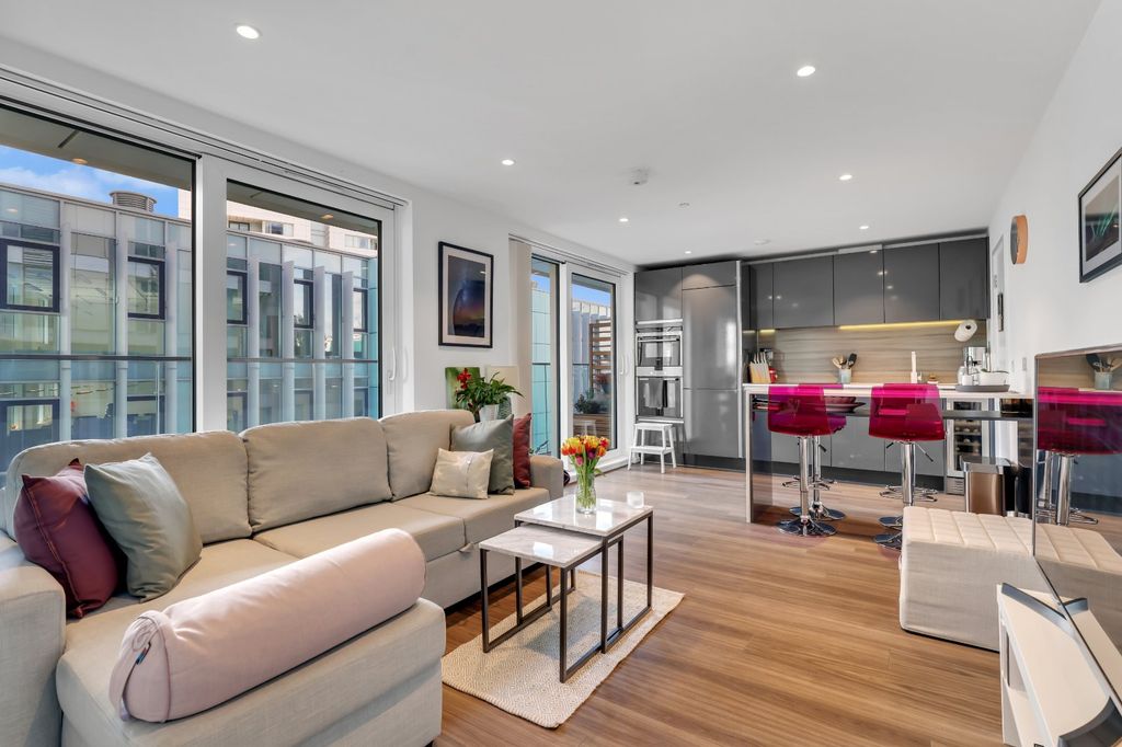 Property photo 1 of 20