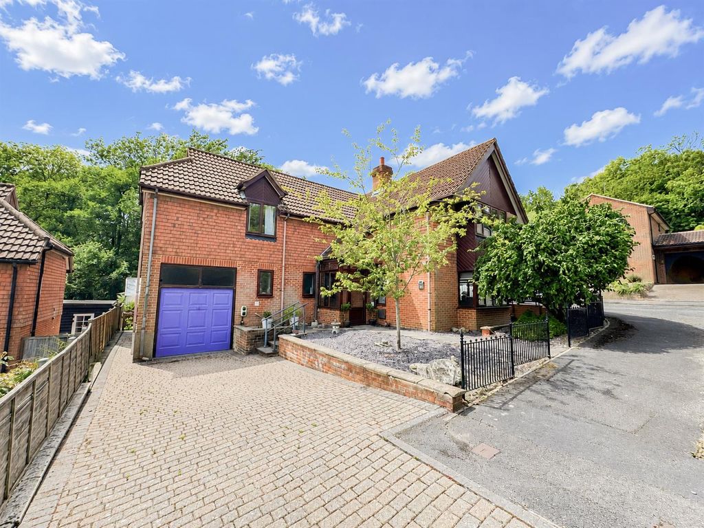 Property photo 1 of 25