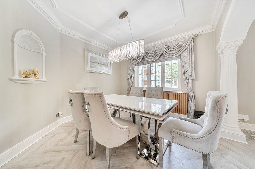 Property photo 3 of 30 1273155-14-682cd1...