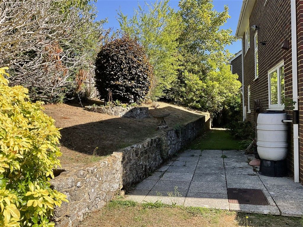 Property photo 3 of 10 External