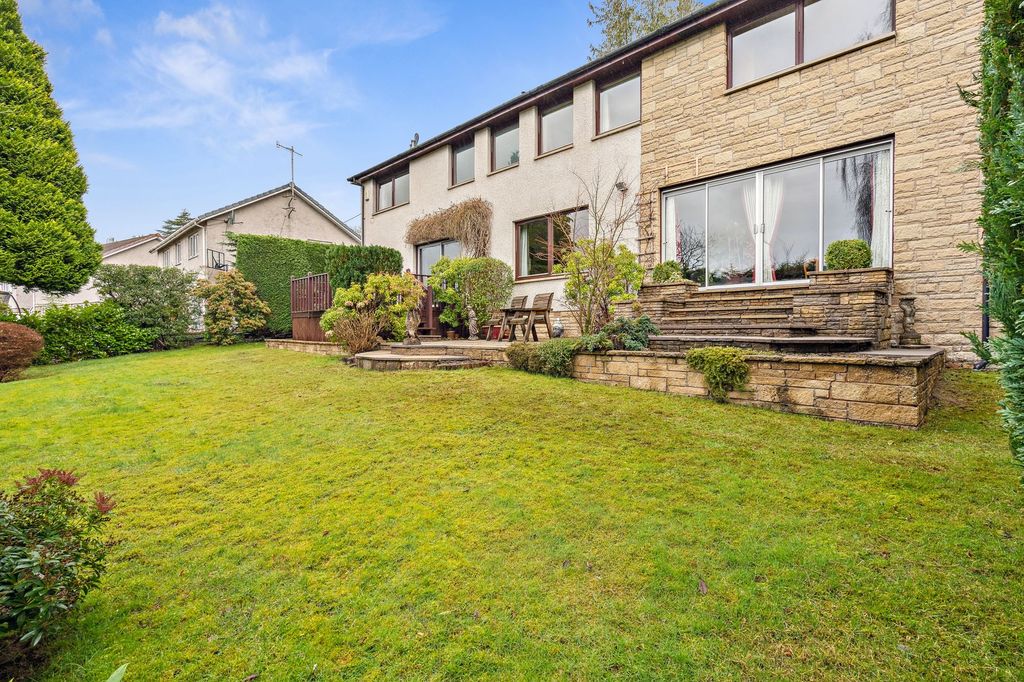 Property photo 2 of 30