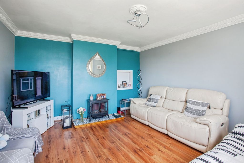 Property photo 2 of 19 Pbox-Img.Jpg