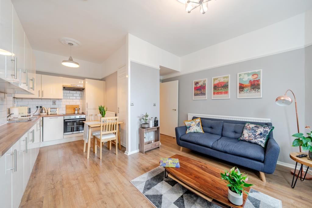 Property photo 3 of 18 Reception Room