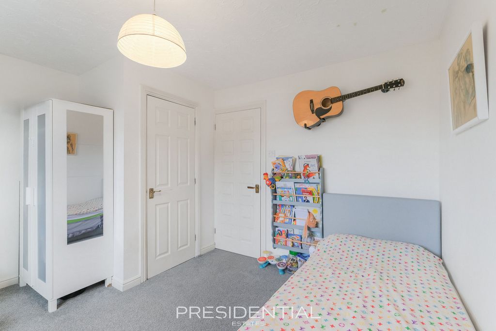 Property photo 3 of 25