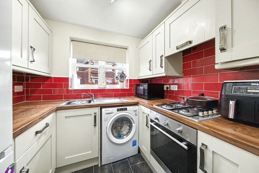 Property photo 2 of 22 Kitchen