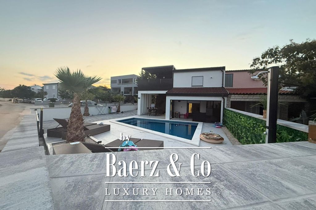 Property photo 2 of 30