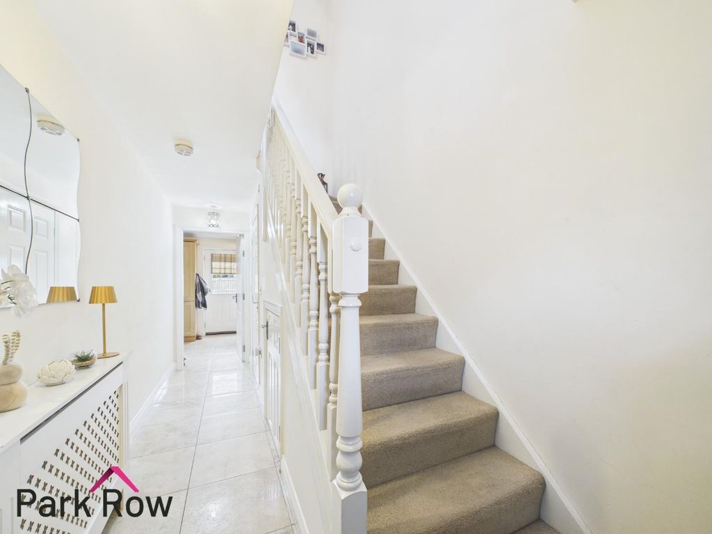 Property photo 2 of 19 Hallway