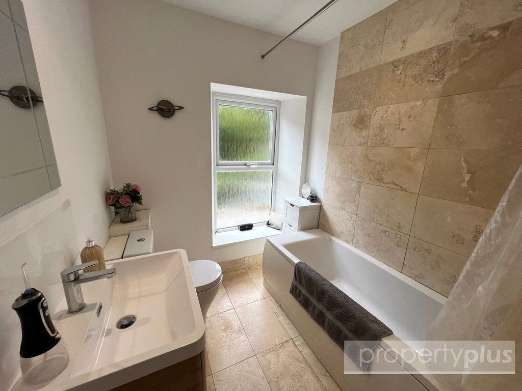 Property photo 2 of 16 Picture No. 05