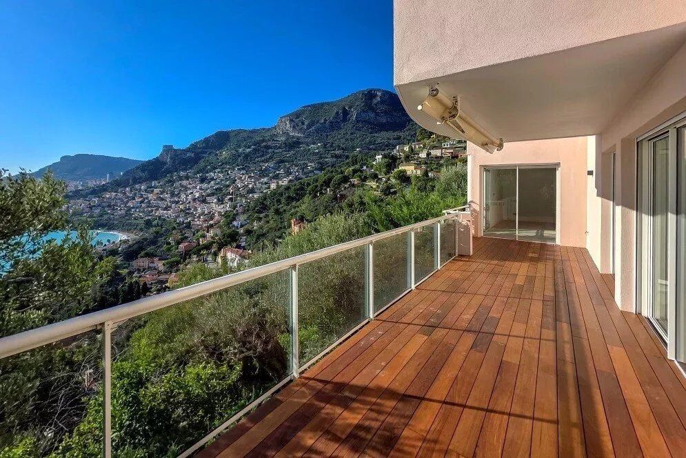 Property photo 1 of 8 Apartment With Garden Near Monaco And Sea View