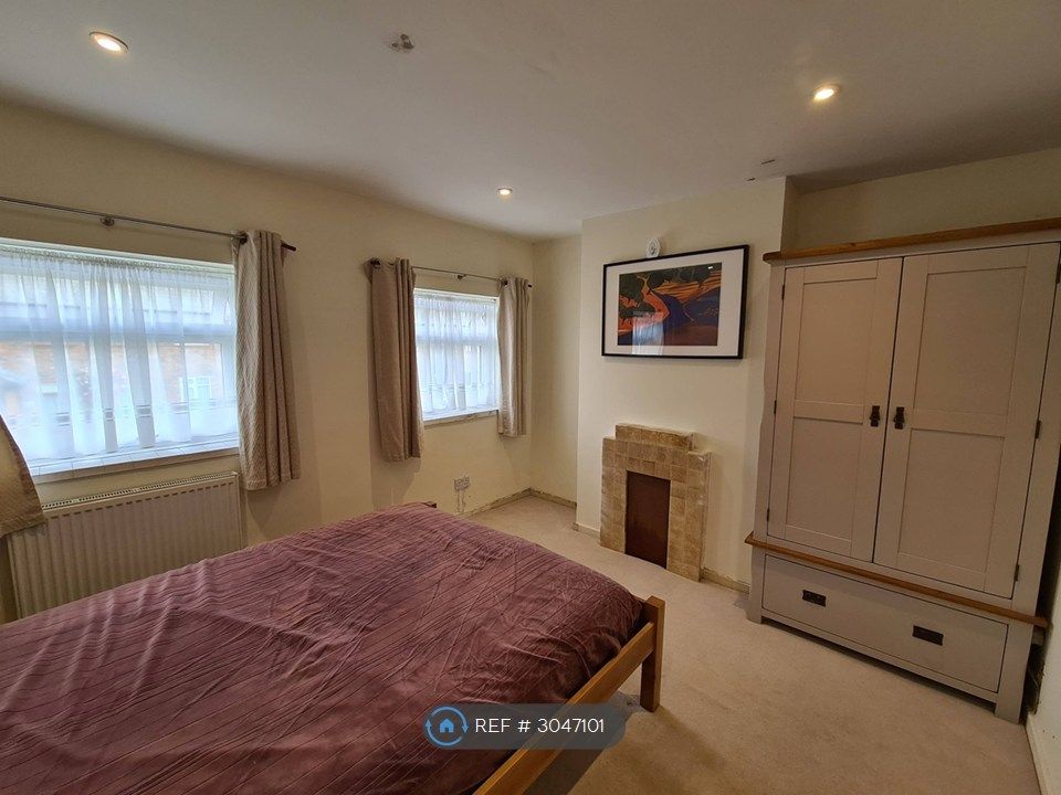 Property photo 1 of 6 Bedroom