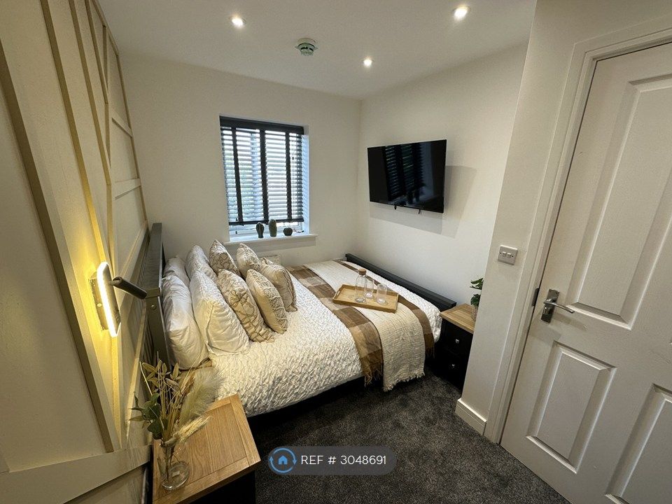 Property photo 1 of 7 Room 5