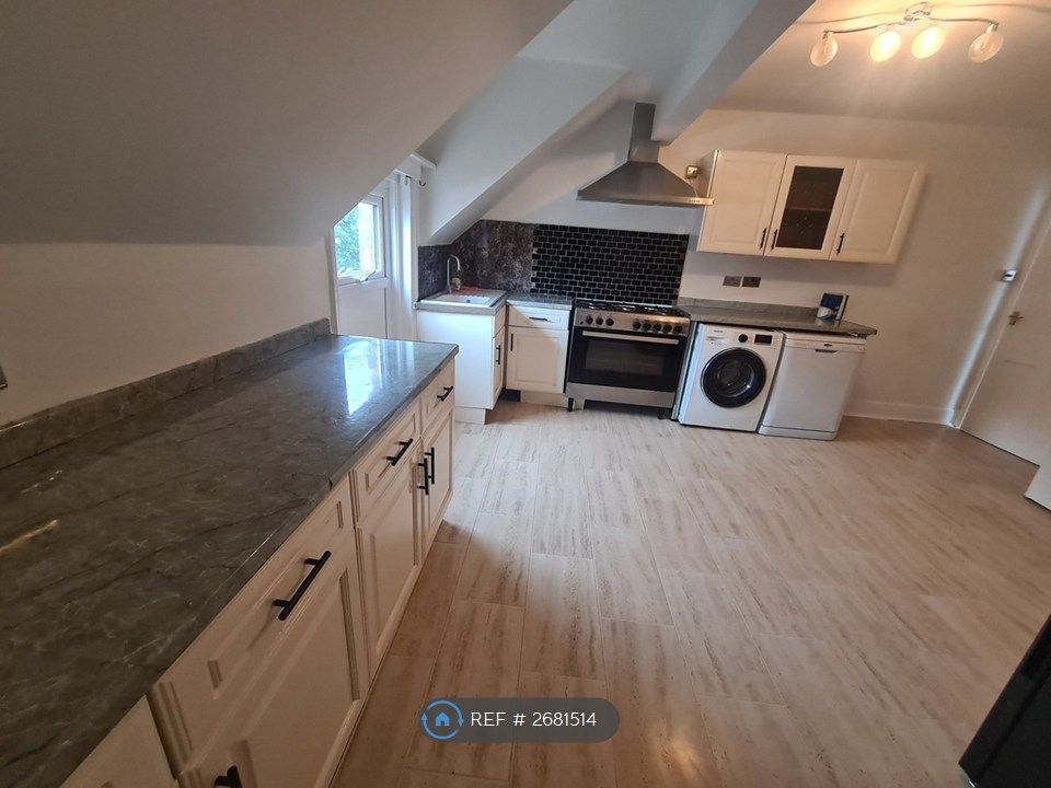 Property photo 2 of 6 Kitchen