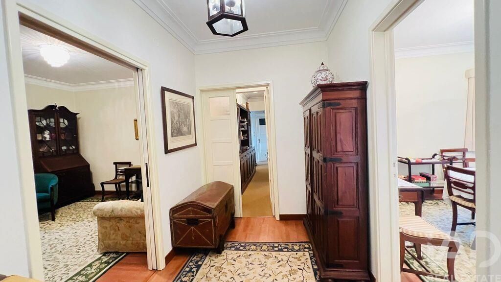 Property photo 2 of 37
