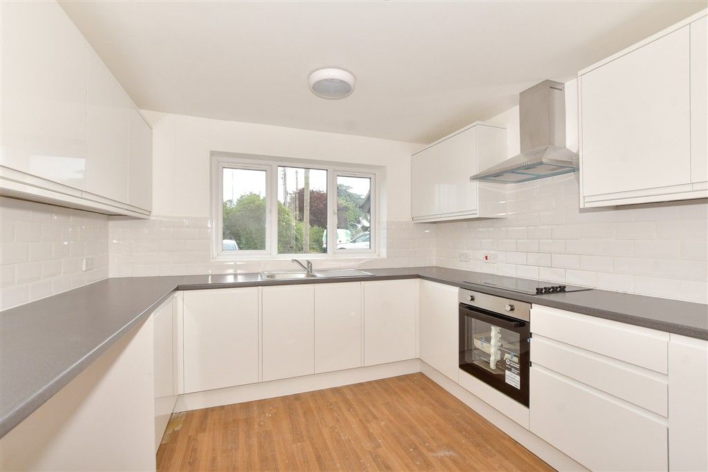 Property photo 3 of 15 Kitchen