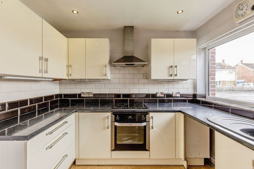 Property photo 2 of 16 Pbox-Img.Jpg