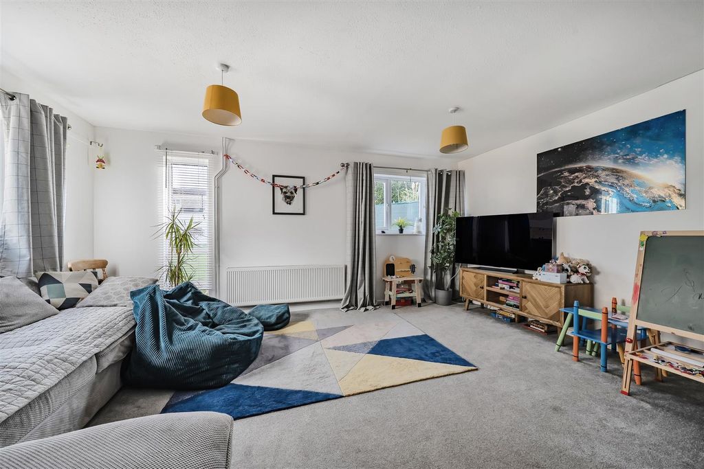 Property photo 3 of 19 1350480-19-68Bf1182A4Bc7.Jpg