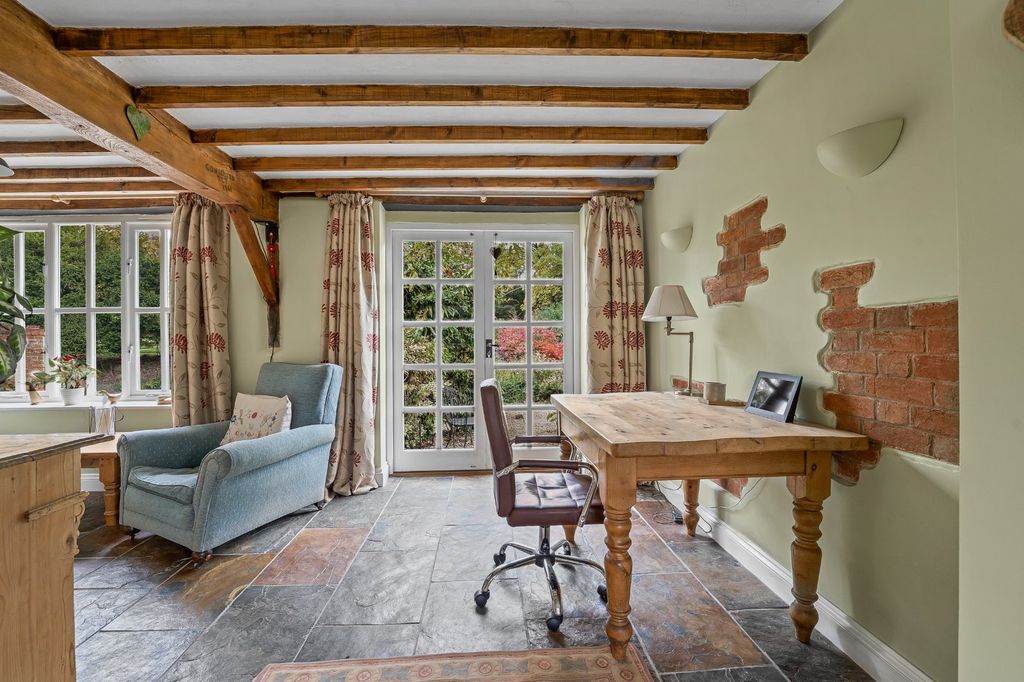 Property photo 2 of 30 Snug