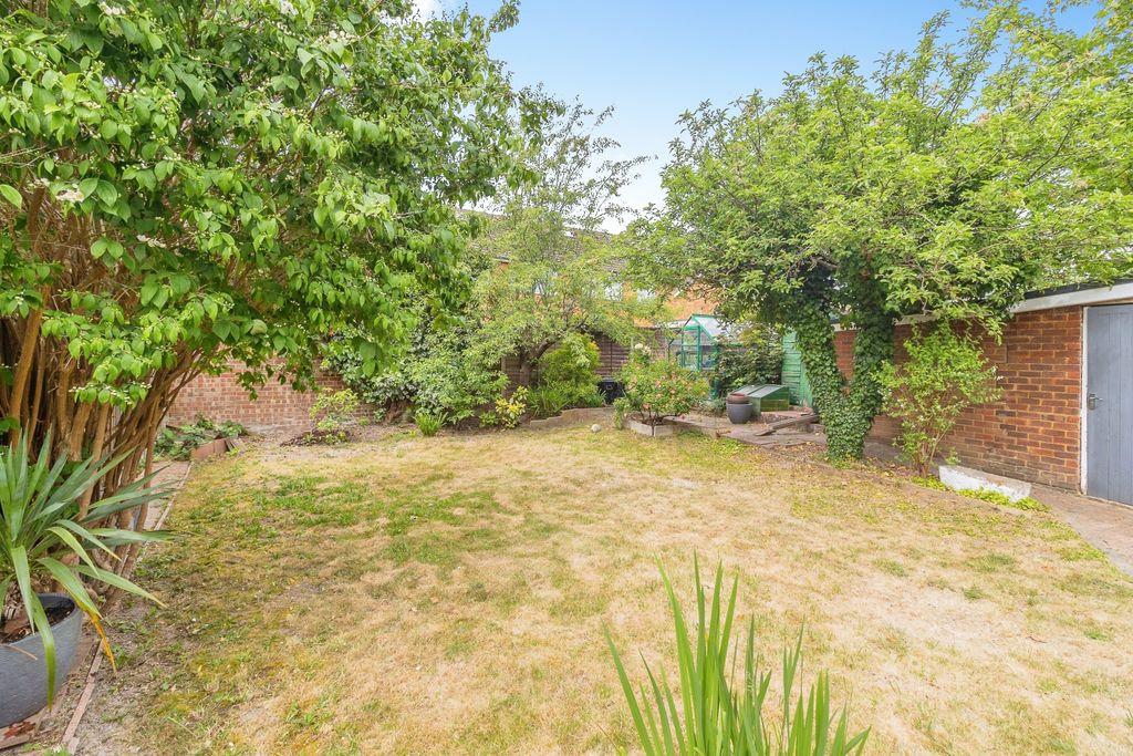 Property photo 2 of 20