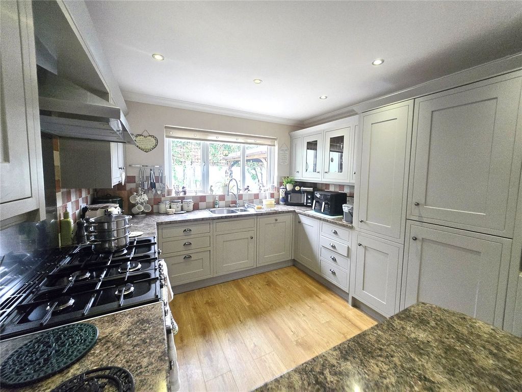 Property photo 3 of 22 Picture No. 25