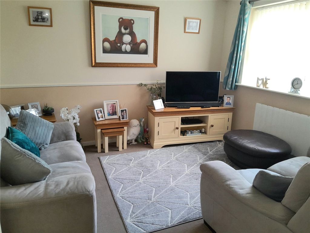 Property photo 2 of 13 Picture No. 11