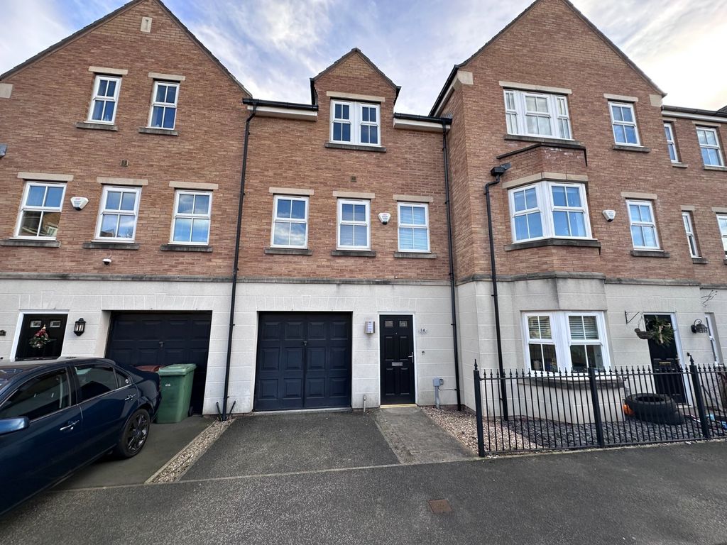 Property photo 1 of 13 Ashworth Square