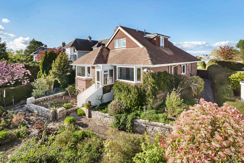 Property photo 1 of 35