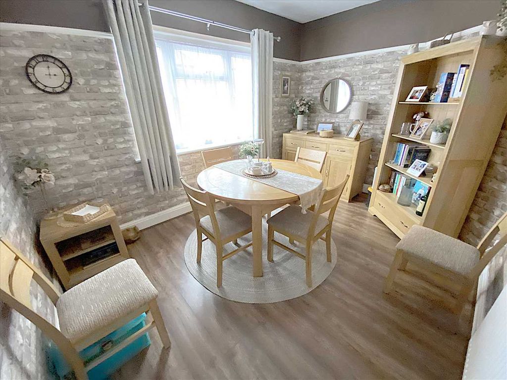 Property photo 3 of 14 Dining Room: