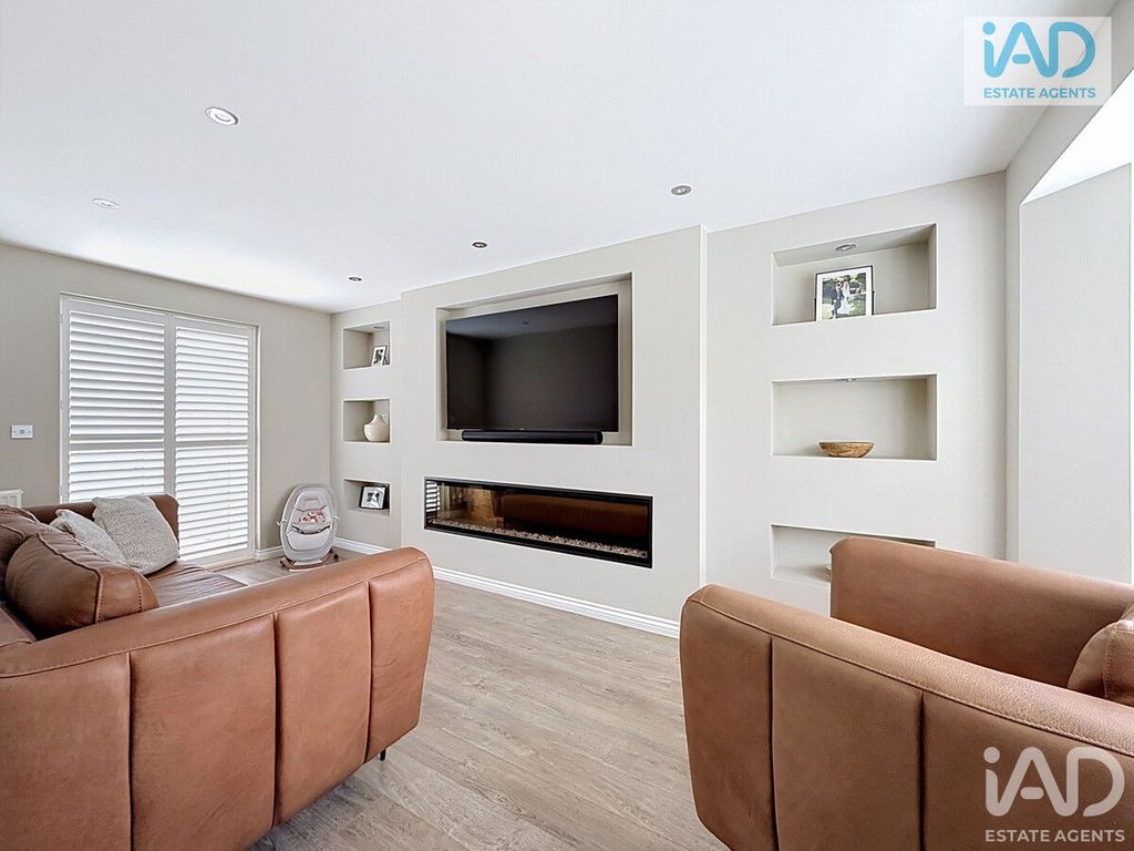 Property photo 2 of 36