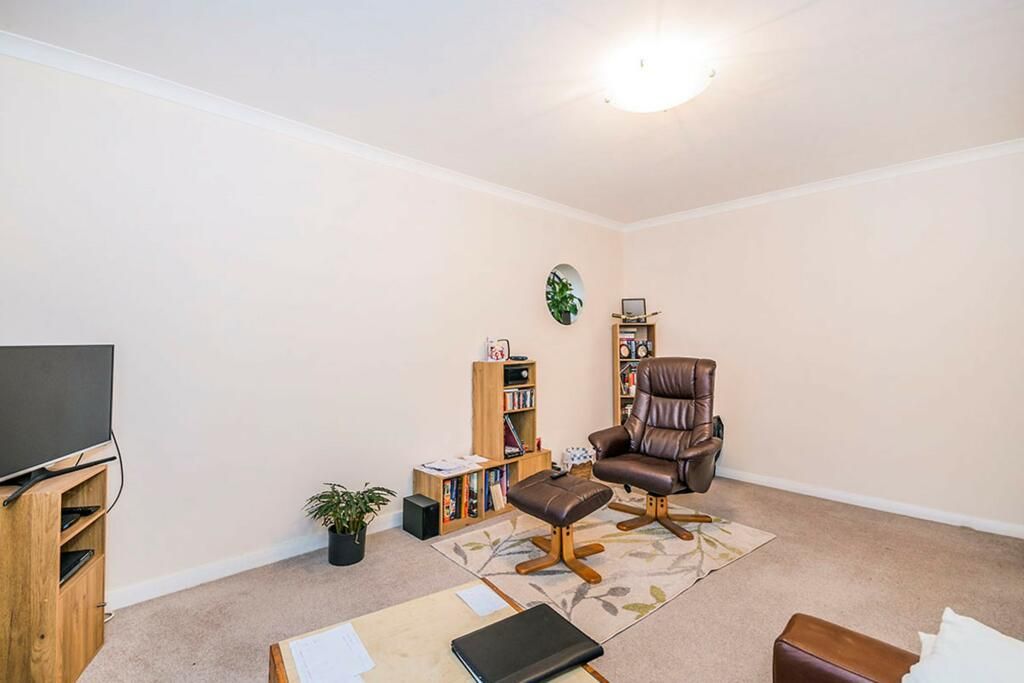 Property photo 3 of 6