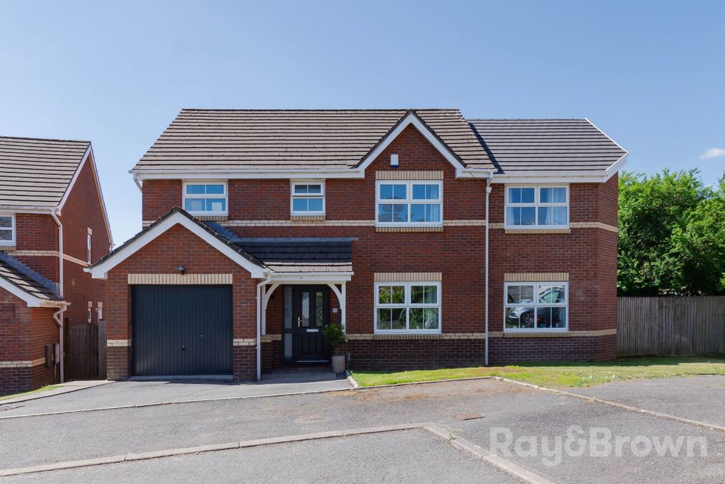 Property photo 1 of 52