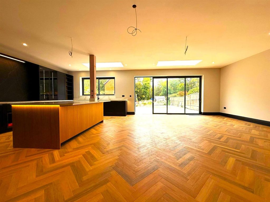 Property photo 3 of 24 Img-20251013-Wa0045.Jpg