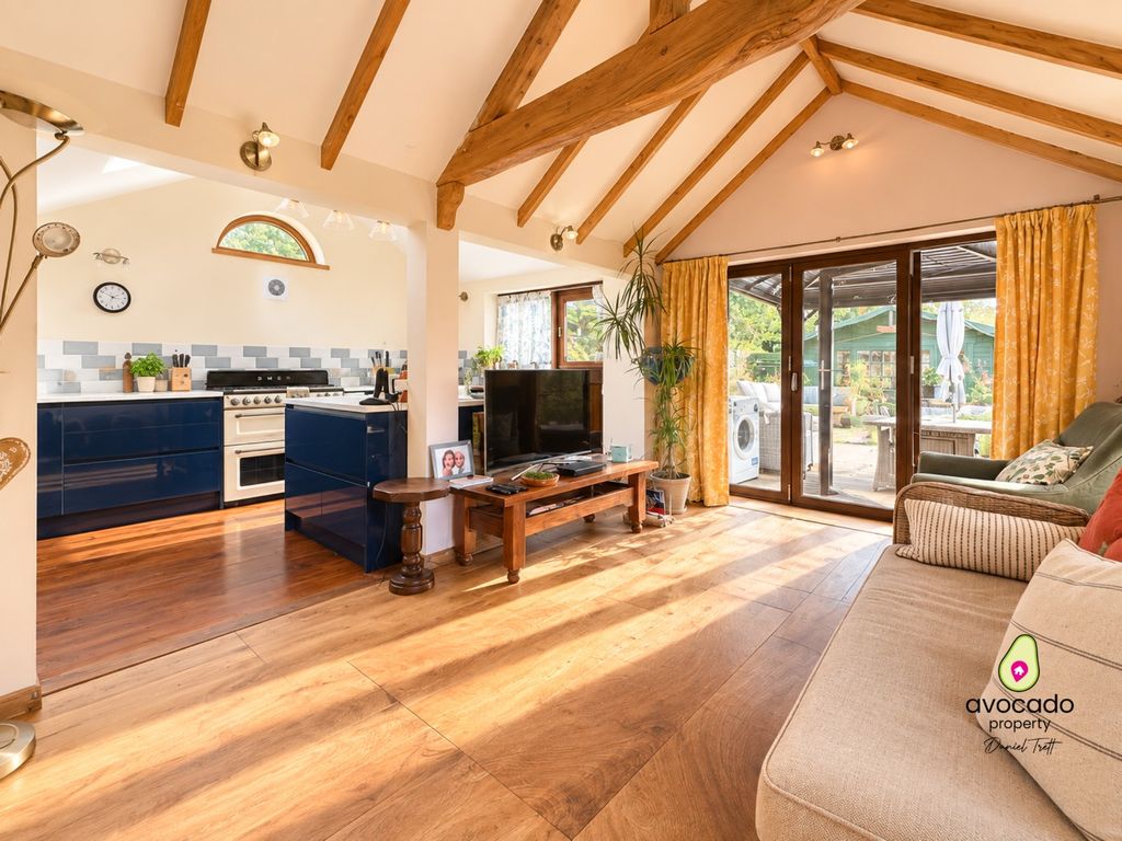 Property photo 2 of 20 5675374