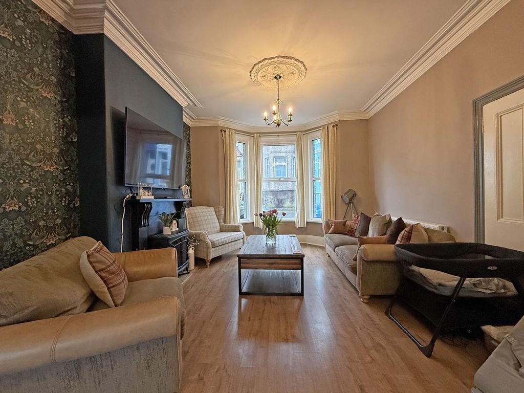 Property photo 2 of 19 Station Road 85 - Lounge Front.Jpg