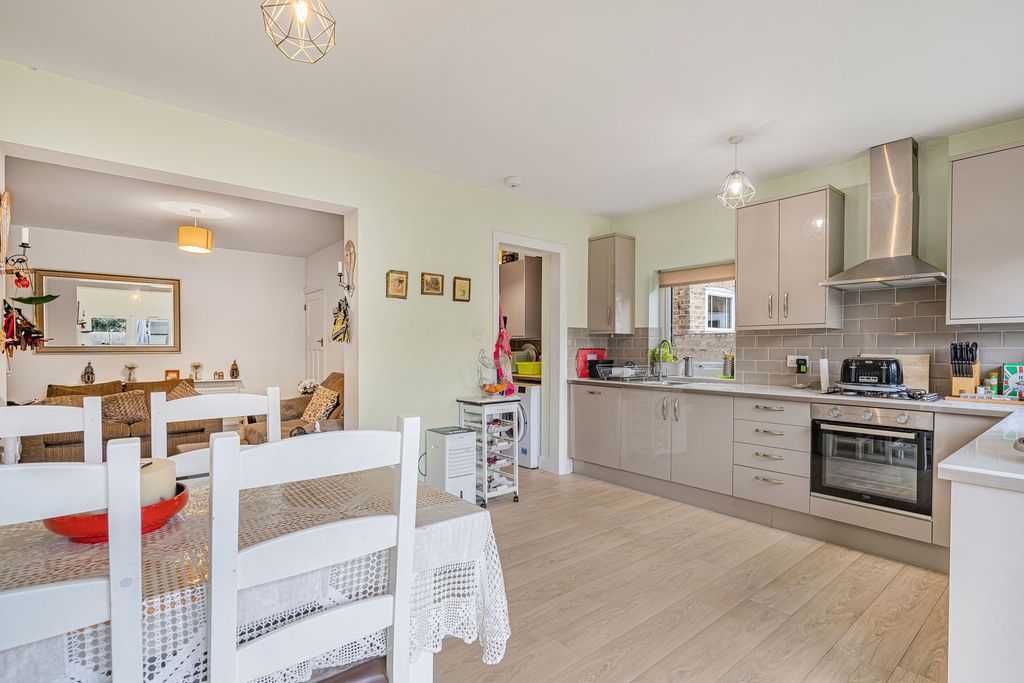 Property photo 3 of 21 Reception/Kitchen