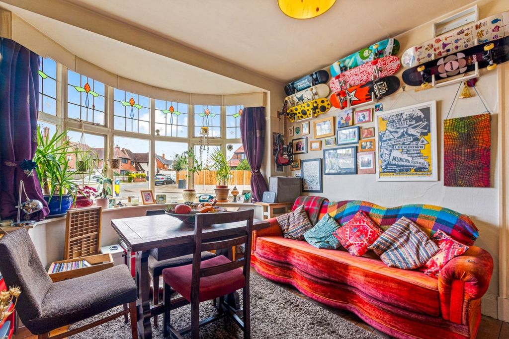 Property photo 2 of 21 Dining Room