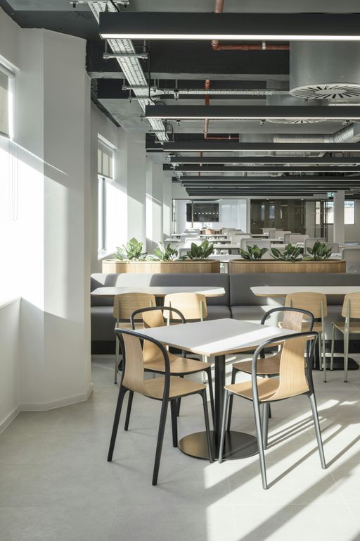 Property photo 1 of 45 6th Floor Fitted