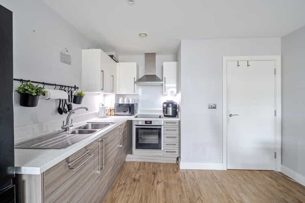 Property photo 3 of 12 Kitchen