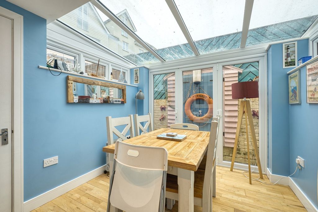 Property photo 3 of 11 Picture 3