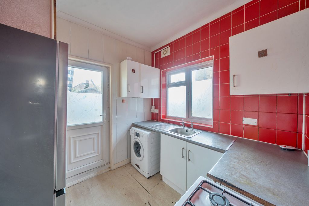 Property photo 3 of 9 1435156-4-69c40F8...