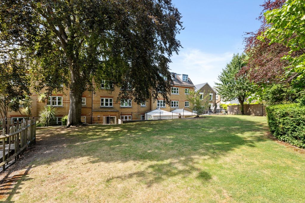 Property photo 2 of 10