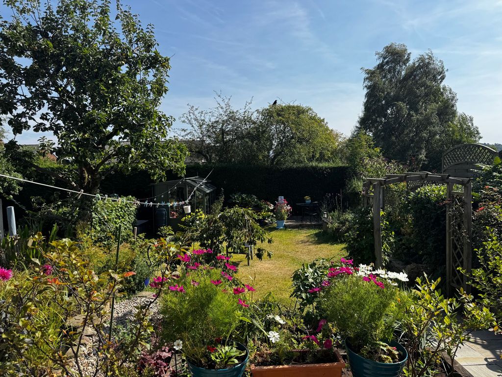 Property photo 2 of 21 Garden