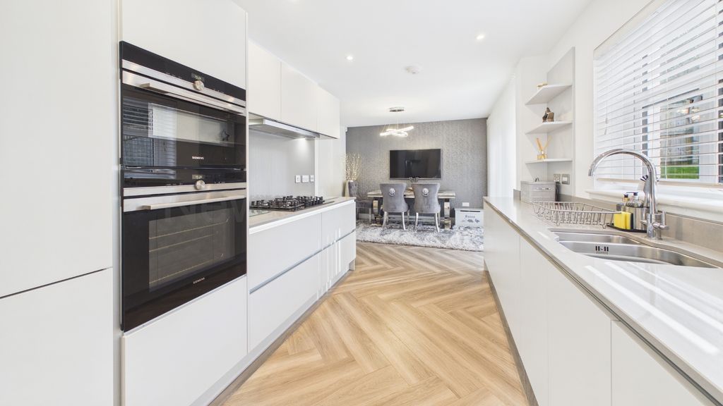 Property photo 3 of 24 Photo 19