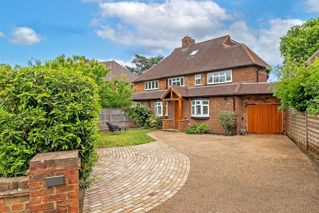 Property photo 1 of 33 7Crouchhallgardens-8.Jpg