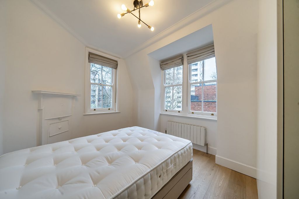 Property photo 3 of 8 Bedroom