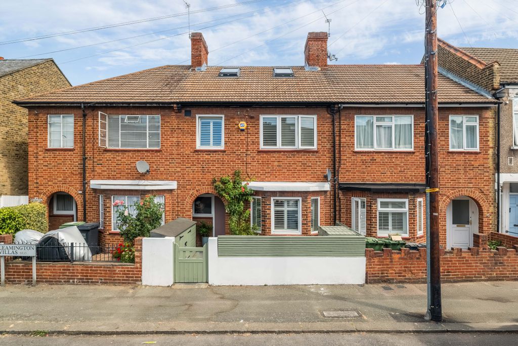 Property photo 1 of 17