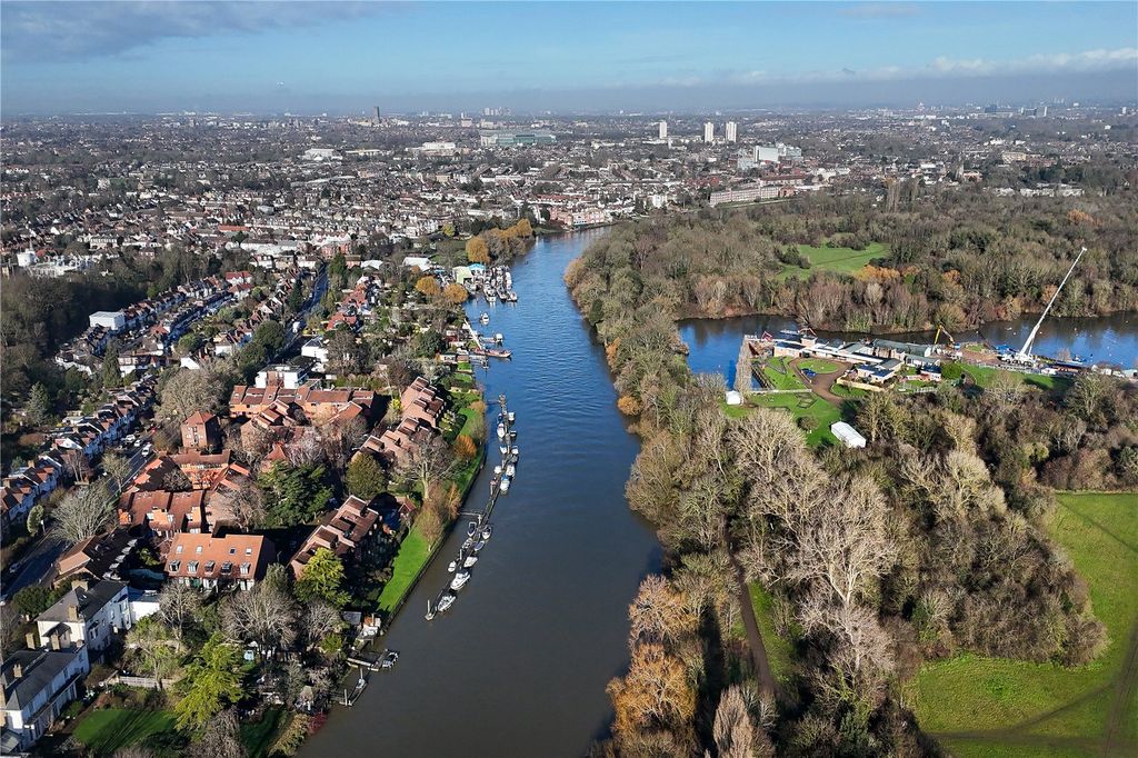 Property photo 3 of 36 Picture No. 35