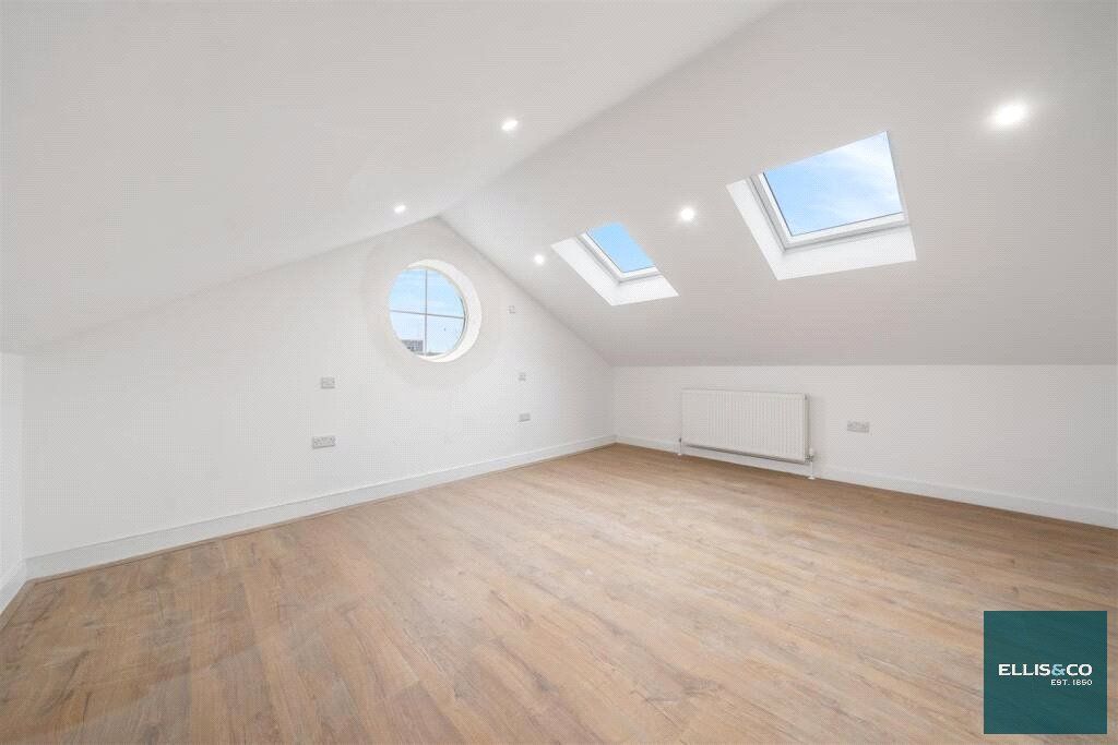 Property photo 2 of 11 Picture No. 21