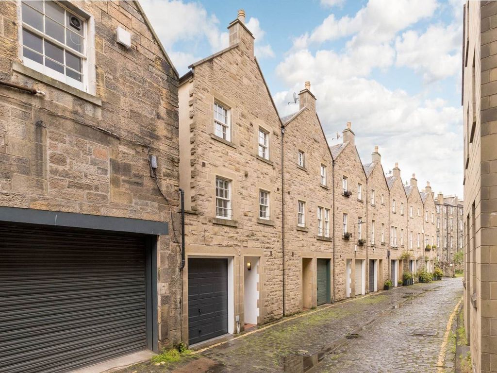 Property photo 1 of 16 79297_Athollcresln-001