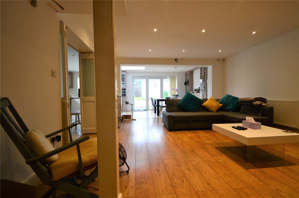 Property photo 3 of 18 Picture No. 04